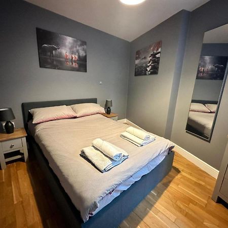 Fantastic And Modern City Centre Flat With Free Parking! Cardiff Exterior photo