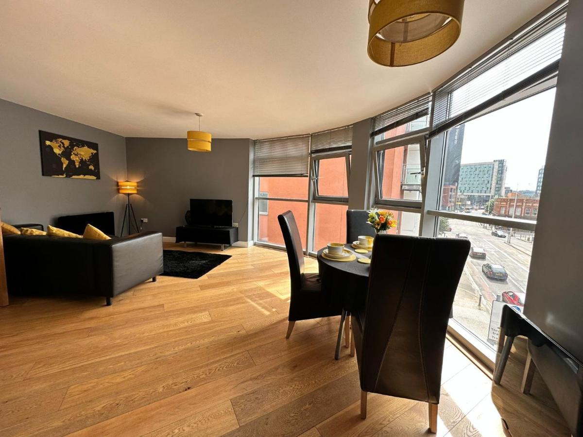 Fantastic And Modern City Centre Flat With Free Parking! Cardiff Exterior photo
